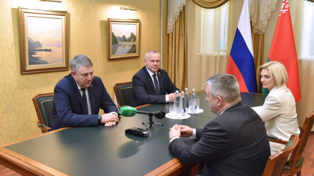 Александр Богомаз встретился с делегацией  Гомельской области