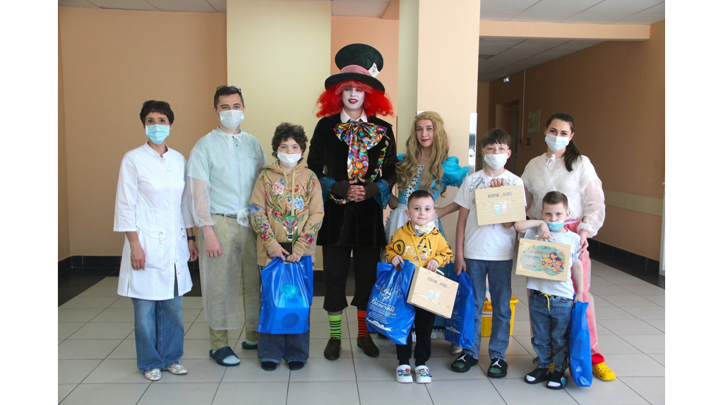 Брянский онкоцентр организовал праздник для маленьких пациентов