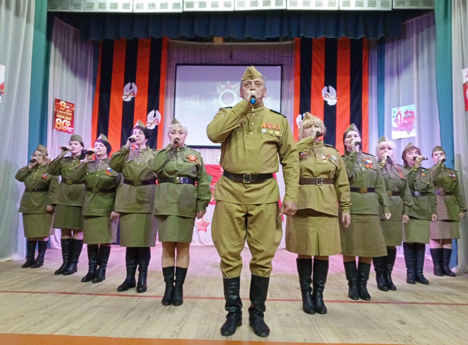 В Берёзовском ДК состоялся  праздничный концерт «Победы негасимый свет»