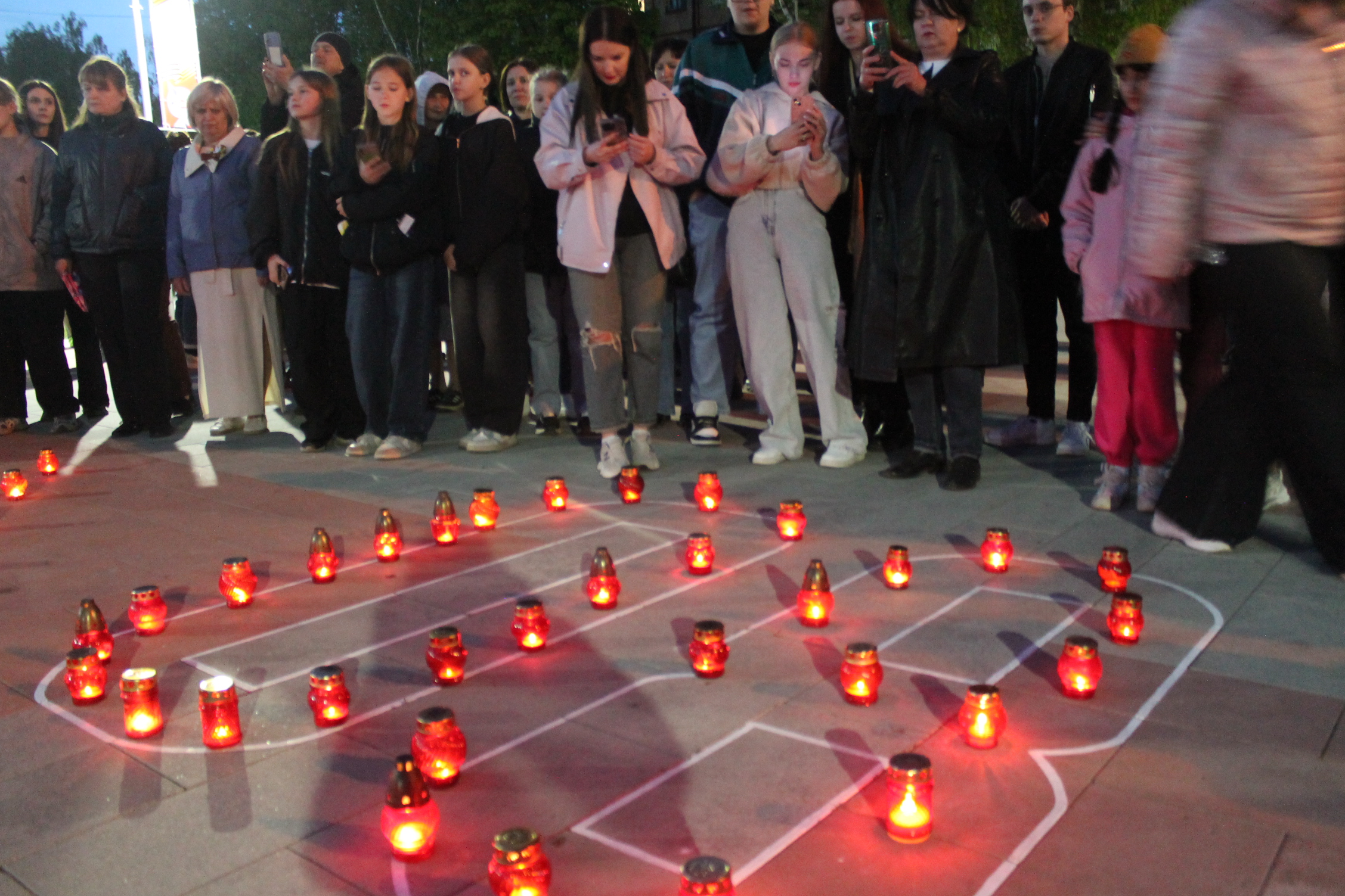 Карачевцы приняли участие в акции «Зажги свечу» в День Победы