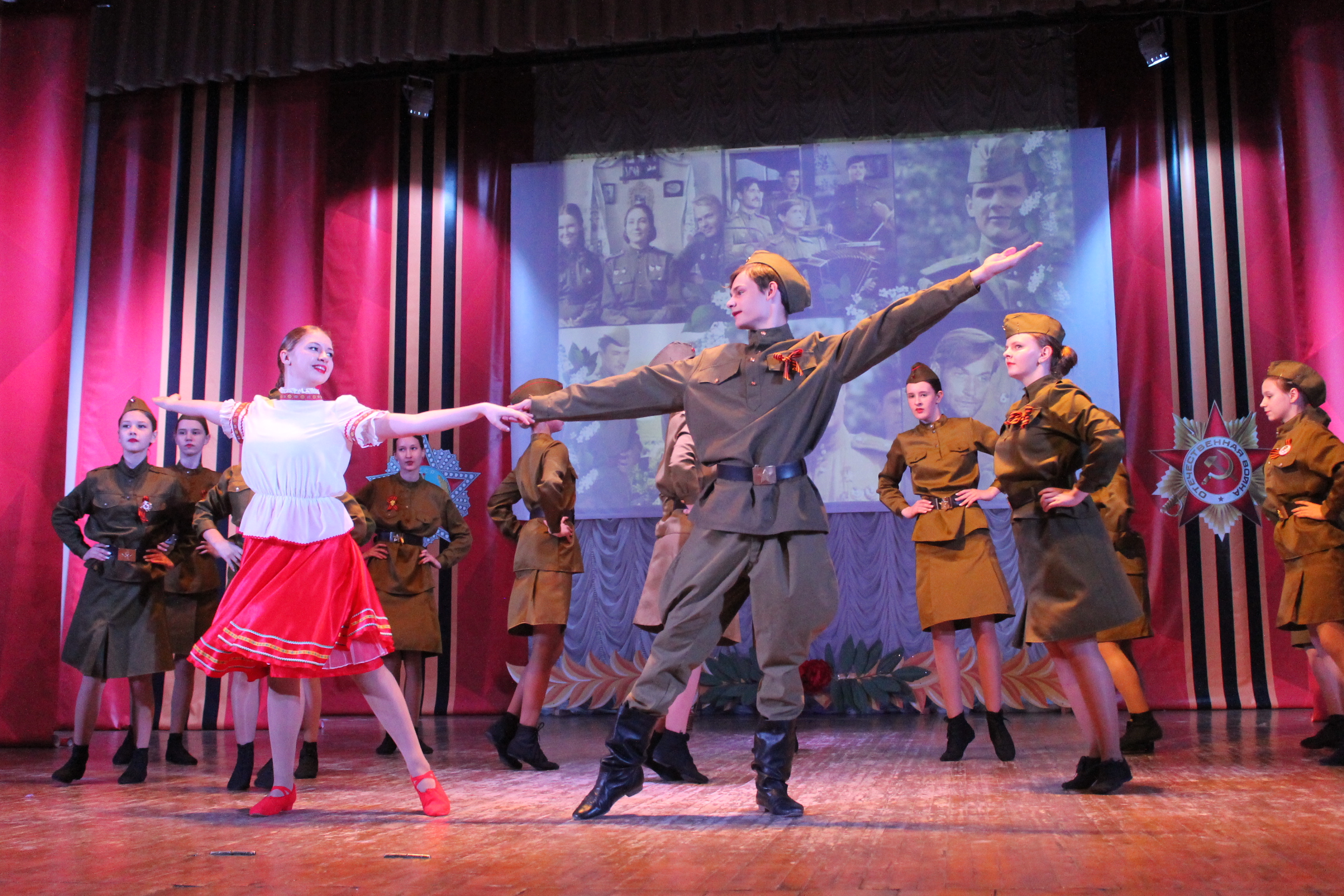 Карачевский Образцовый хореографический коллектив «Импульс» представил пронзительную хореографическую летопись войны»