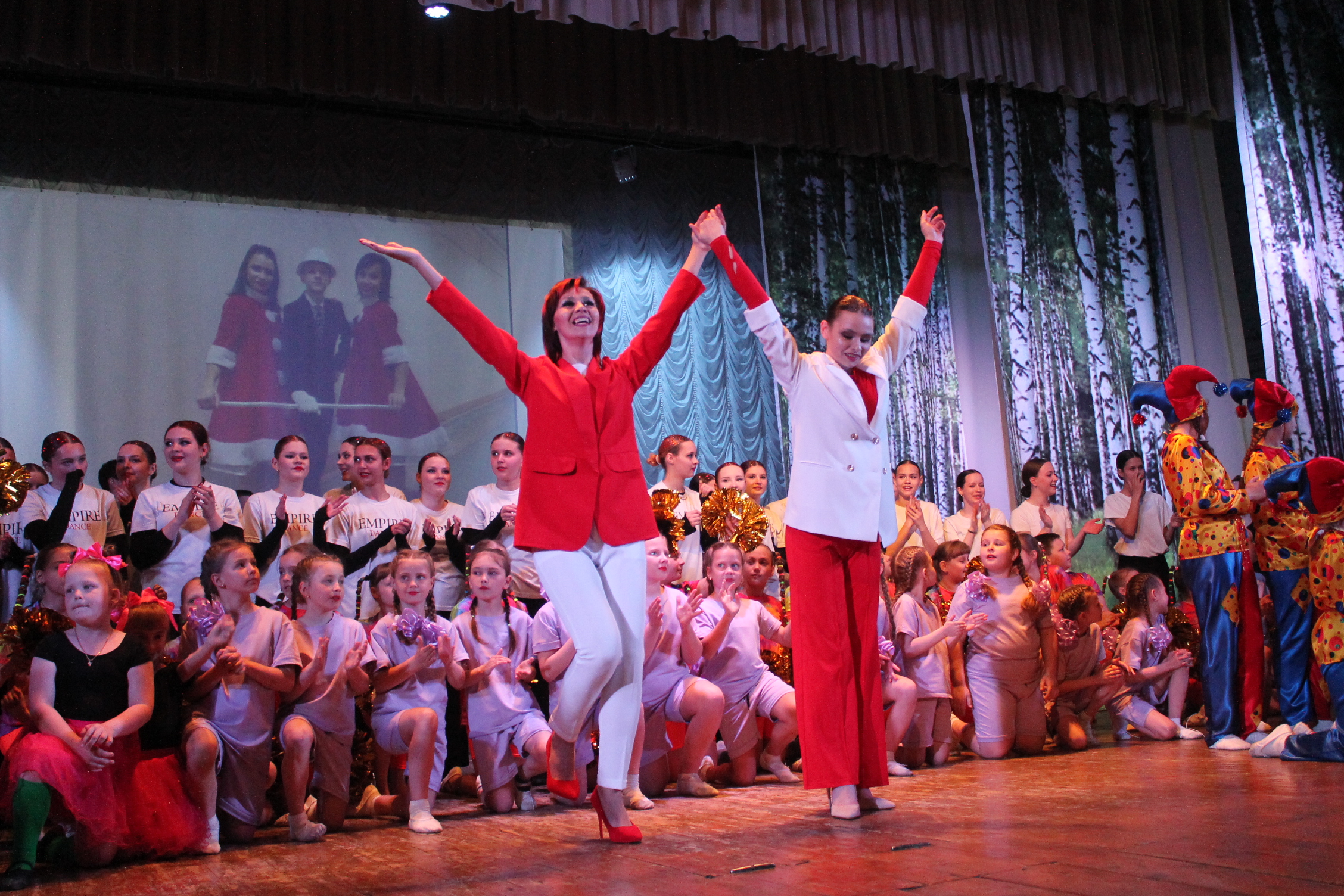 «Империя танца» покорила зрителей ярким отчётным концертом