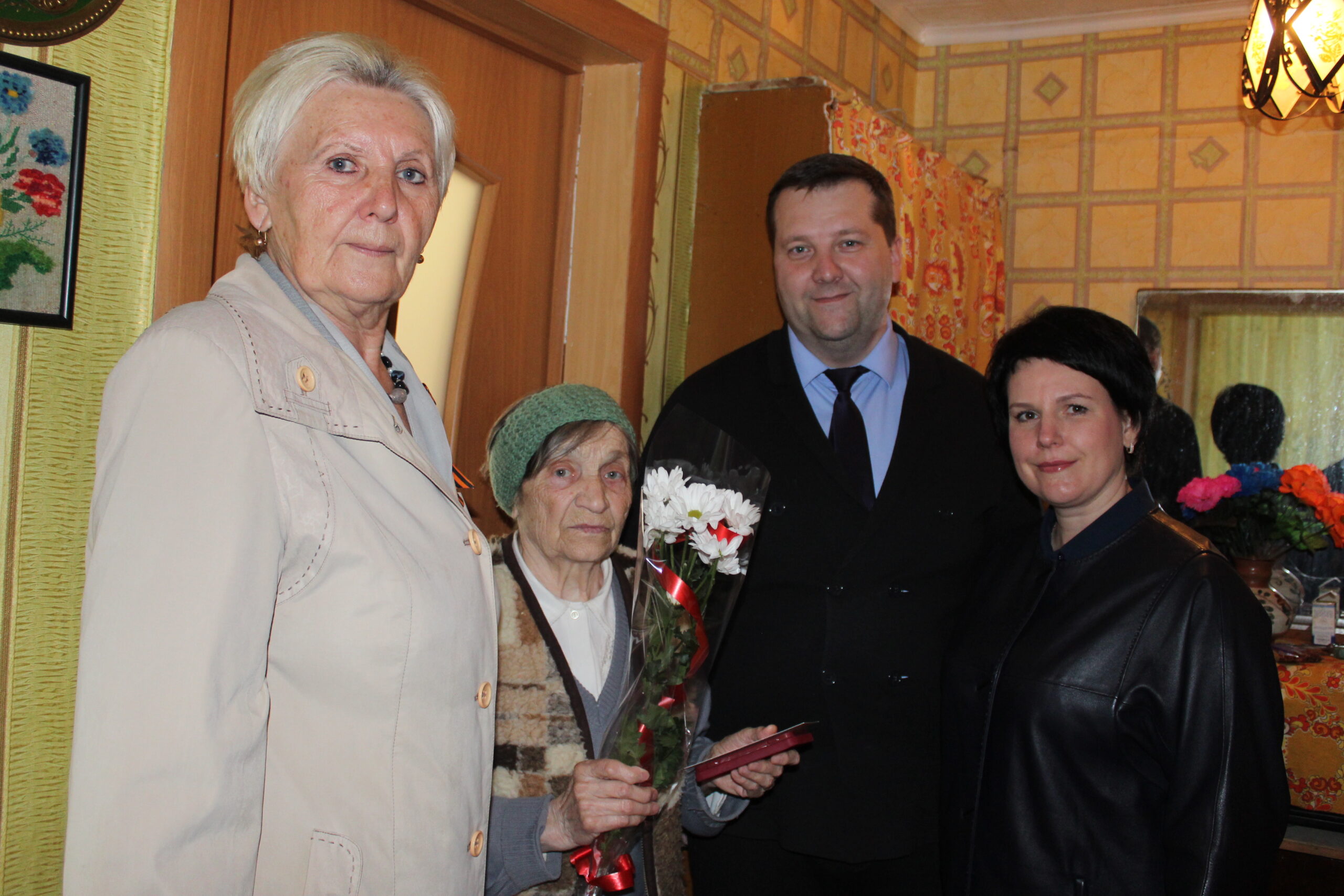 В Карачевском районе продолжается вручение юбилейных медалей в честь 80-летия Победы