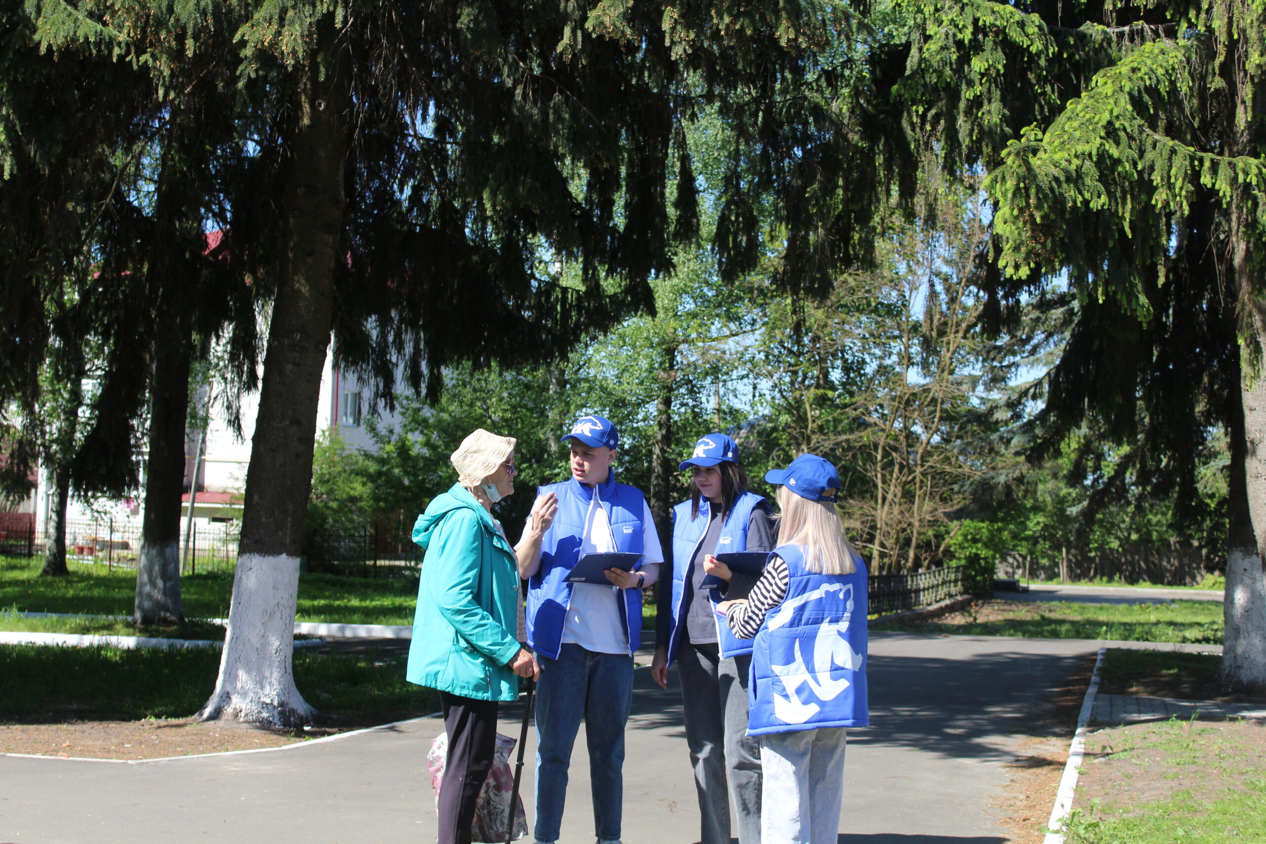 Волонтеры «Единой России» собирают предложения карачевцев