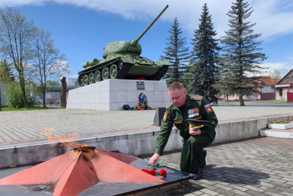 Участник СВО дал клятву у Вечного огня в Клетне