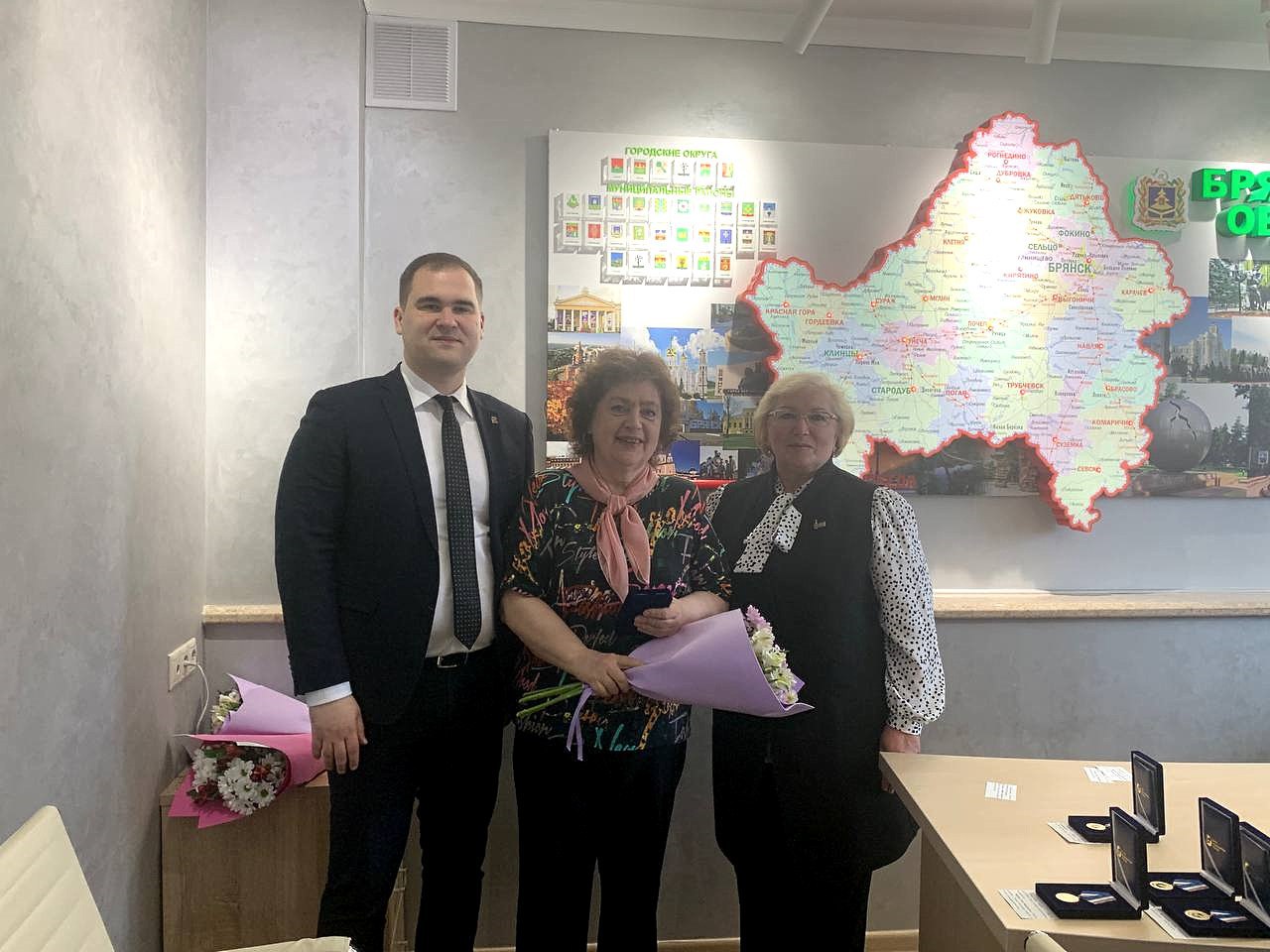 Бывший главный редактор «Зари» Клавдия Никольская удостоена звания ветерана журналистики»