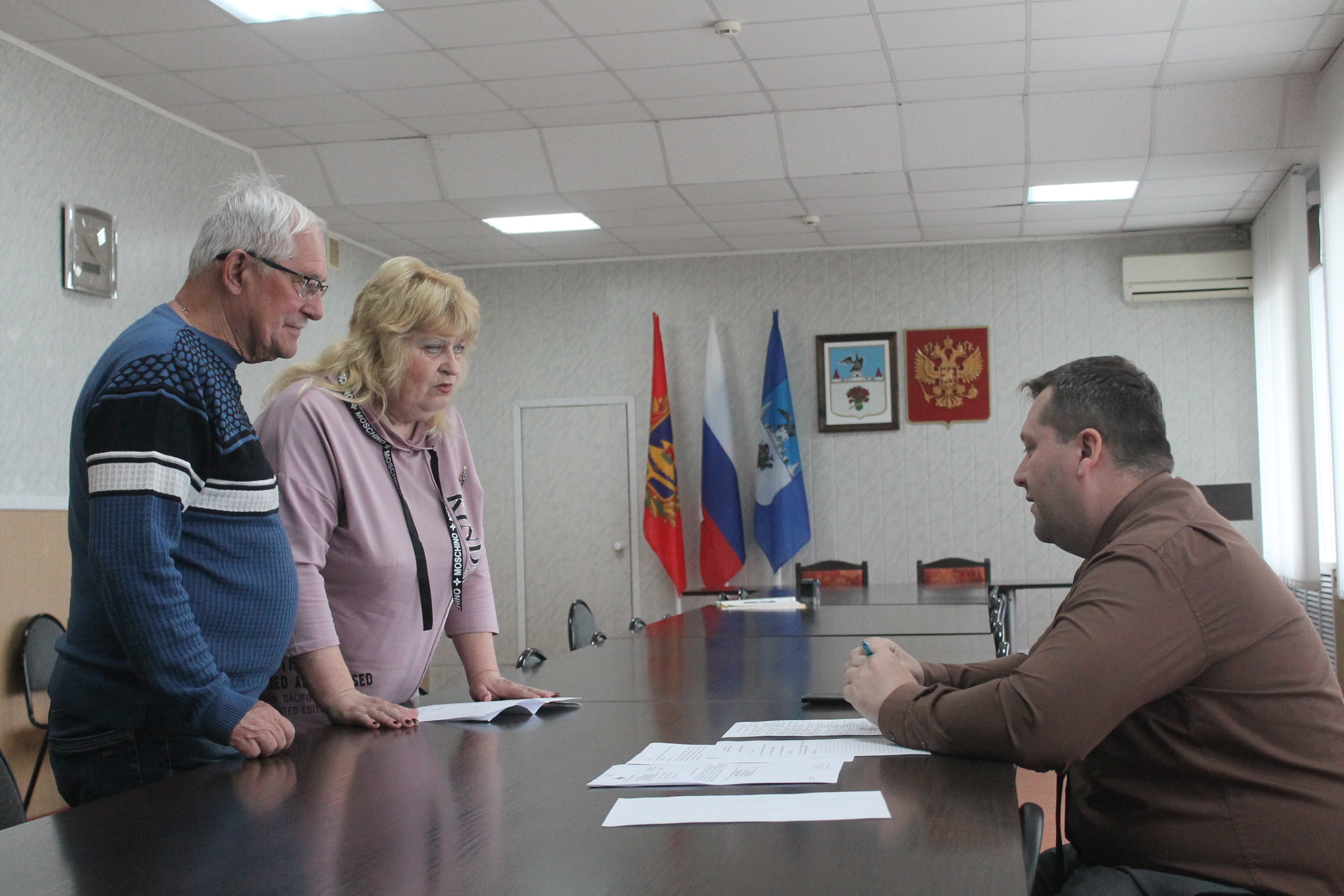 В Карачеве глава администрации Р.А.Егоров провел личный прием граждан