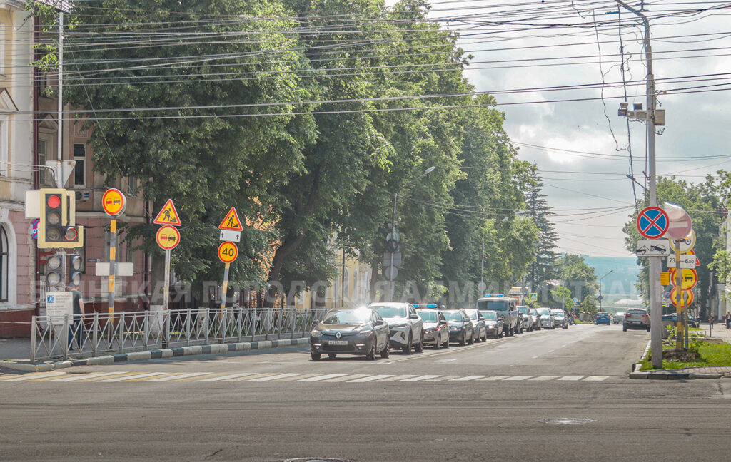 В Брянске активно ведется капитальный ремонт улицы Горького