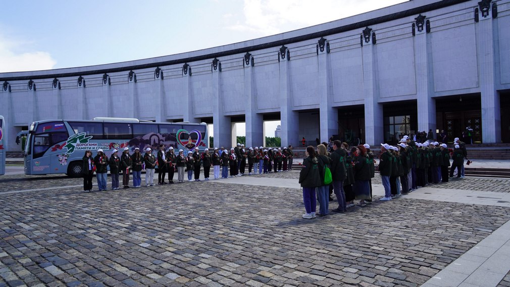 Брянская делегация почтила память героев Великой Отечественной войны на Поклонной горе