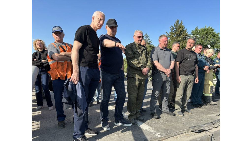 Губернатор Богомаз прибыл на место демонтажа моста под Выгоничами