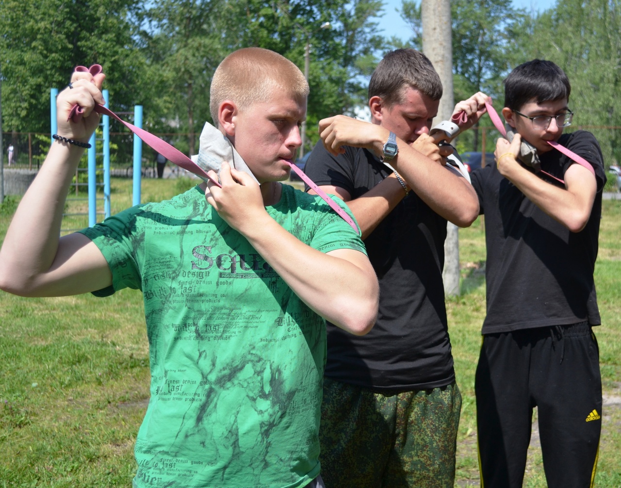 Студенты Карачевского филиала ОГУ им. И.С.Тургенева и военнослужащие освоили основы тактической медицины