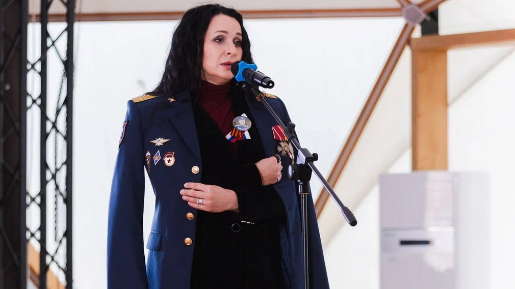 «На войне не бывает чужих сыновей»: мать брянского героя тронула сердца на патриотическом фестивале