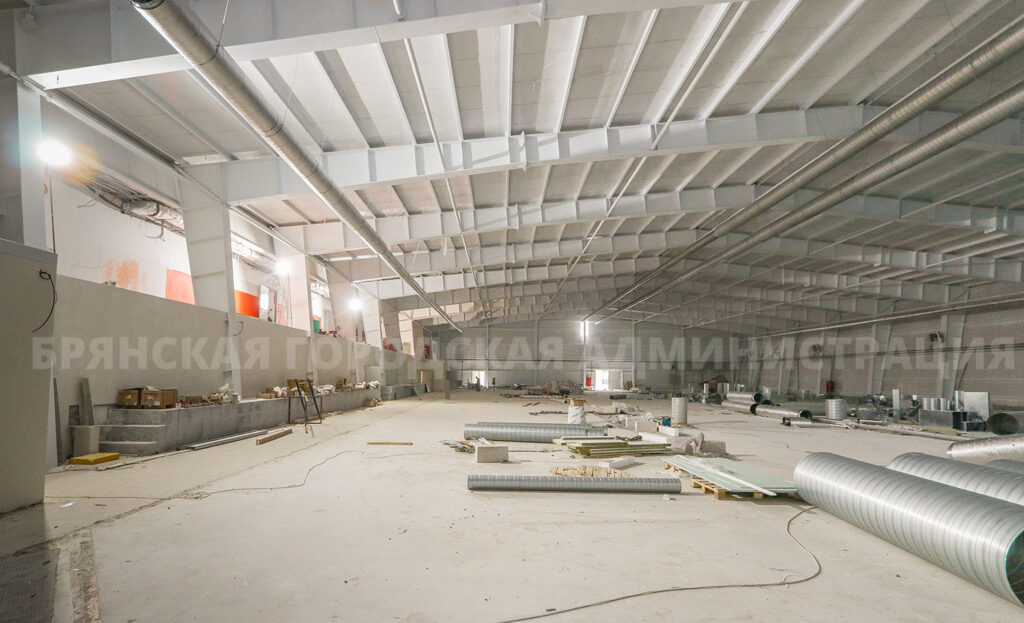 В Брянске завершается строительство нового Дворца зимних видов спорта