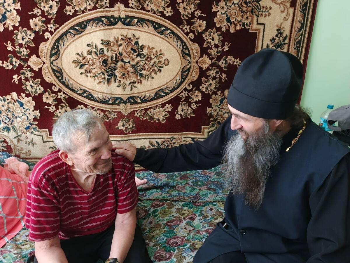 В Брянской области погарский иерей Александр Запорожец шефствует над Домом милосердия