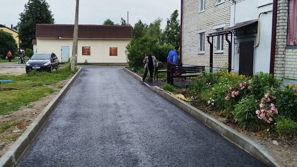 Федеральный проект преобразил дворовые территории в Выгоничах