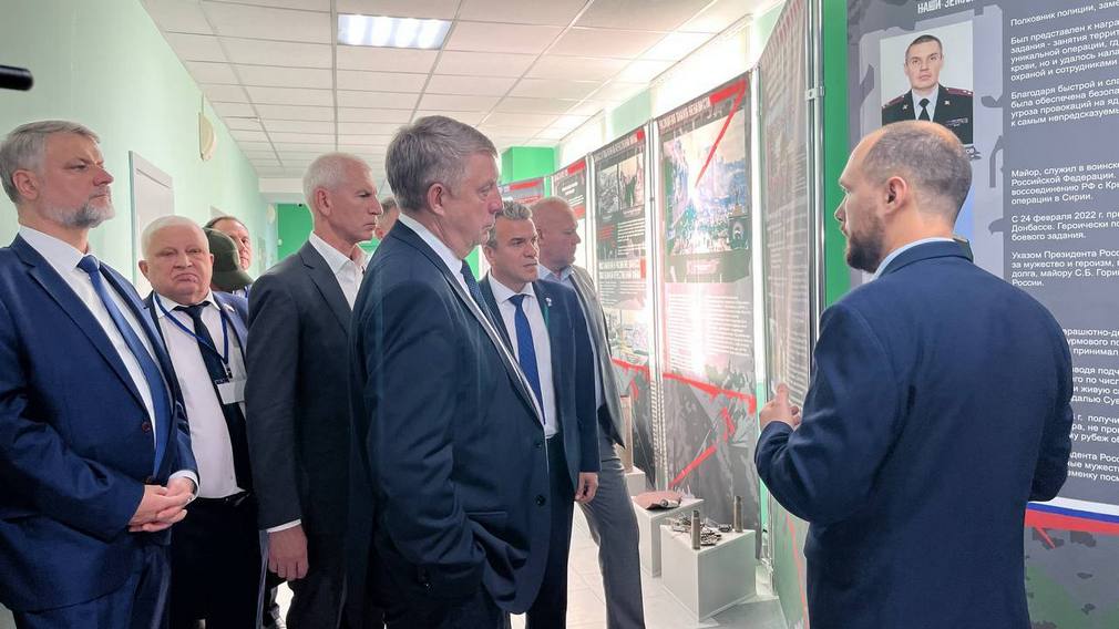 Губернатор Александр Богомаз участвовал  в форуме «Год защитника Отечества — символ национального единства и патриотизма»