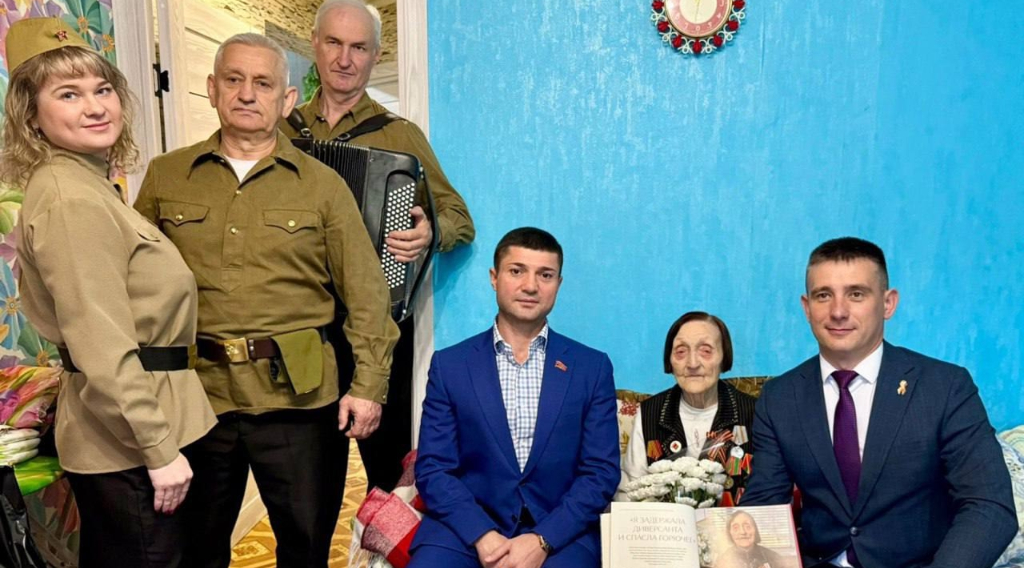 Глава Фокинского района Брянска поздравил ветеранов Великой Отечественной войны