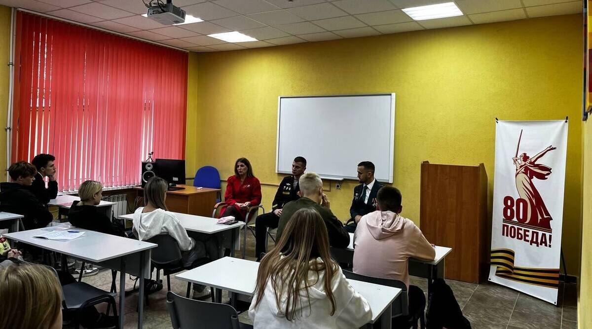 «Брянские герои» встретились со  студентами  БГУОР