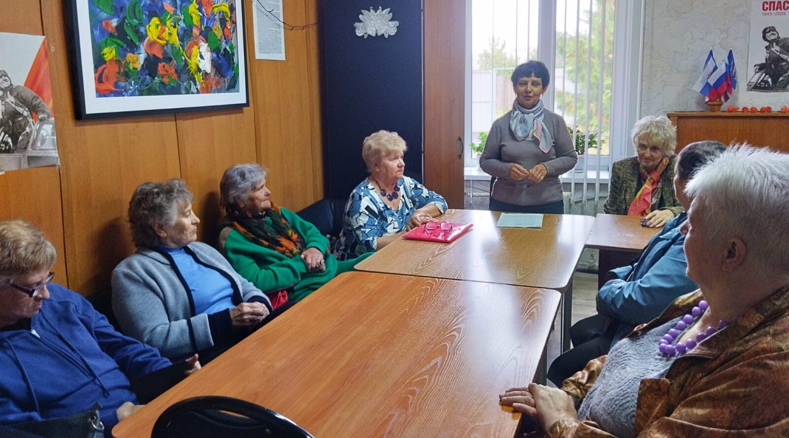 В Карачевской библиотеке прошел поэтический полдень «Голоса родного края»