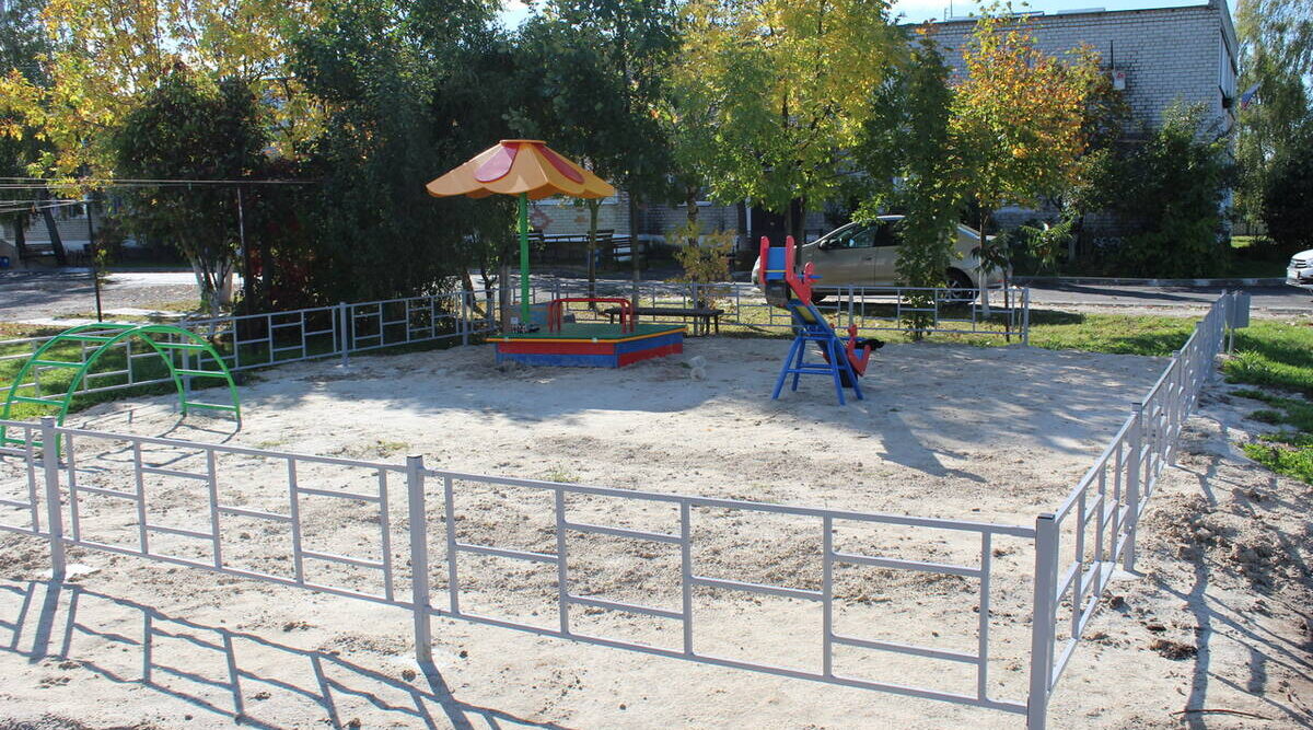 Два двора в Суземке благоустроили по нацпроекту