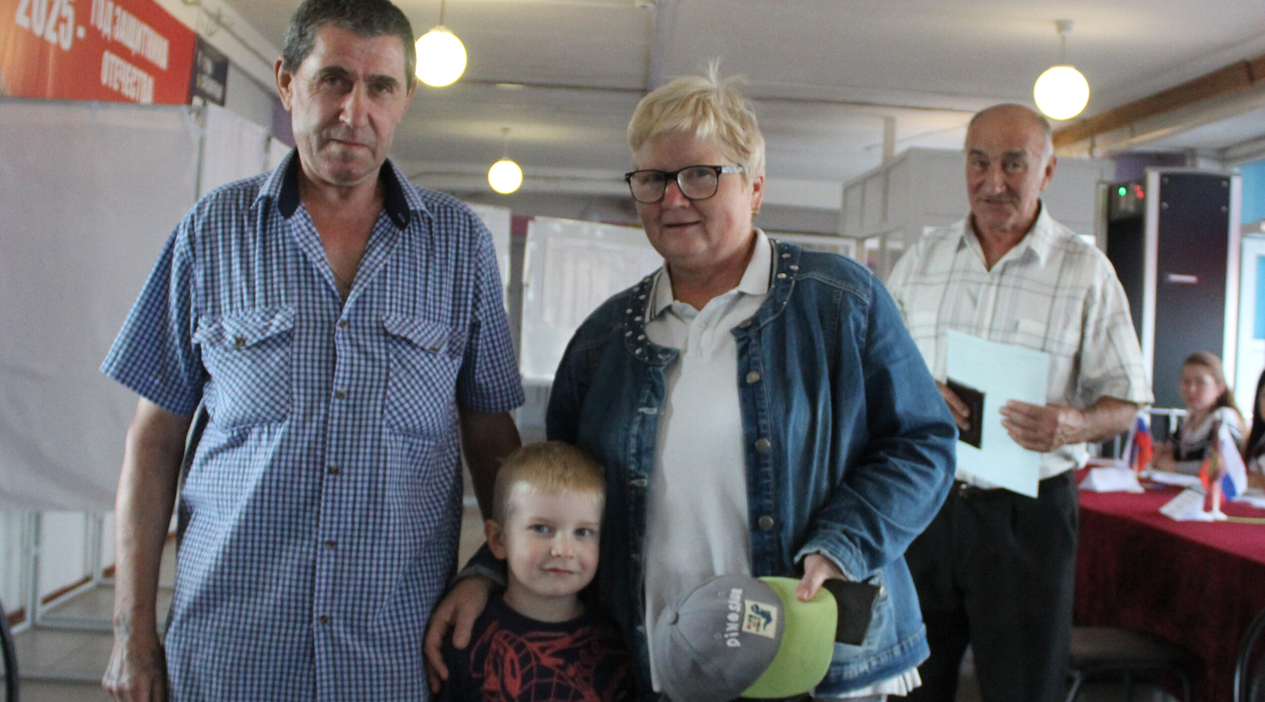 Семейная традиция: Марченковы голосуют вместе с внуком