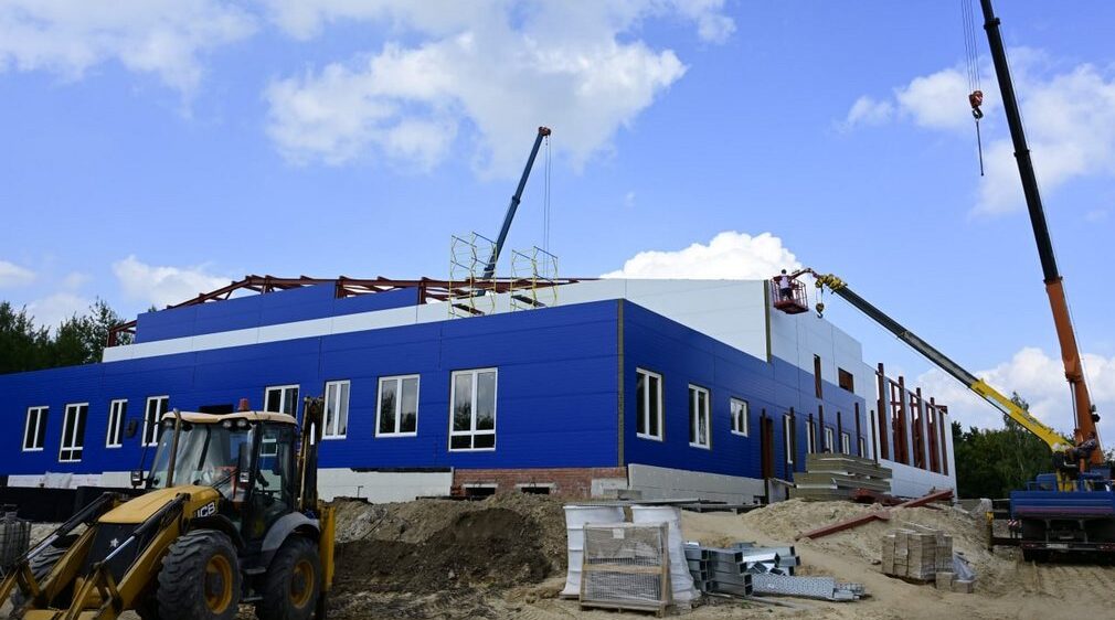 В Новозыбкове возводят  новый спорткомплекс с бассейном