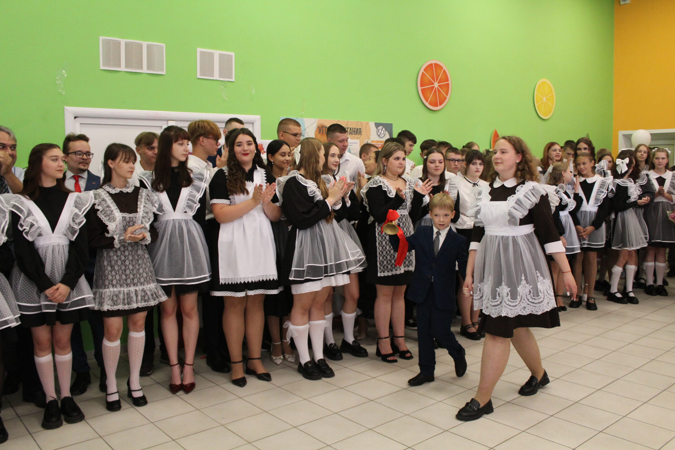 Старт новому учебному году дан: в Карачеве прошли торжественные линейки