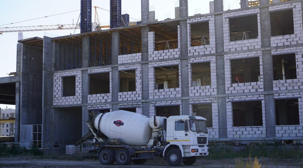 В Брянске возводится  еще одна школа на 1225 мест