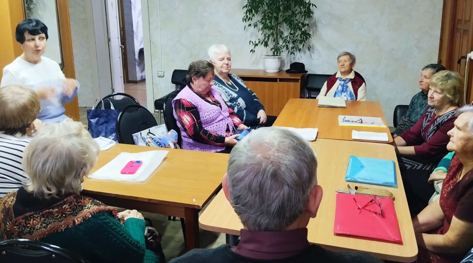 Вечер хорошего настроения прошел в Карачевской библиотеке