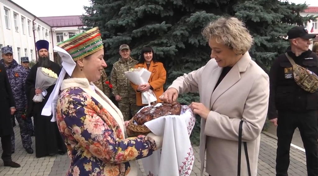 Легендарная биатлонистка Ольга Зайцева прибыла  в Стародуб с гуманитарной миссией