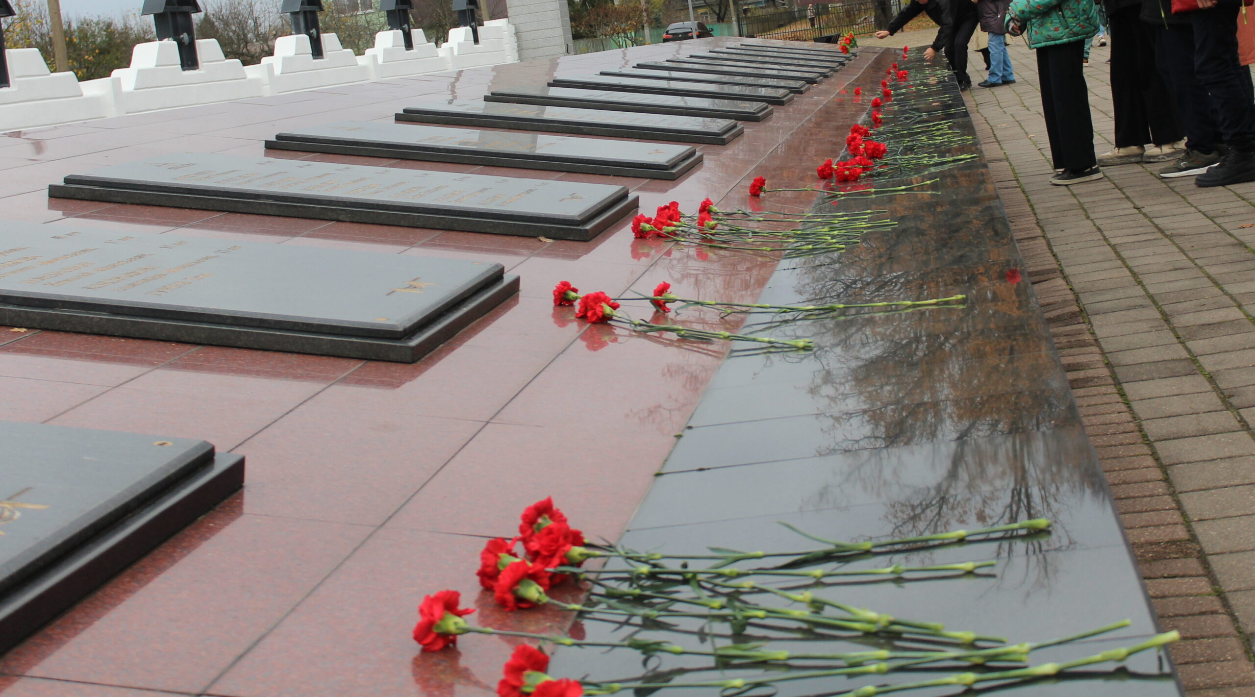 В карачевской  Хацуни почтили жертв фашистского геноцида