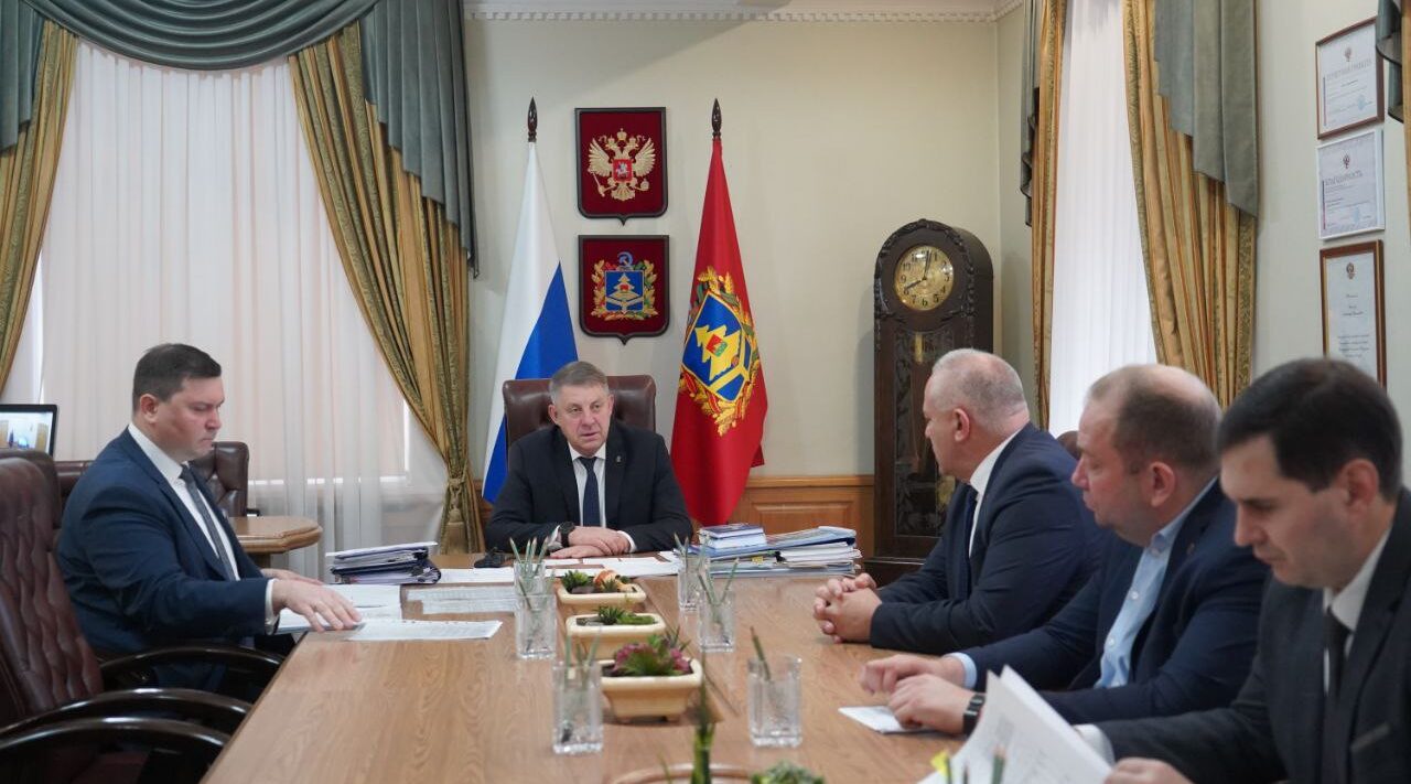 Александр Богомаз и Алексей Киреенко обсудили ход газификации Брянской области