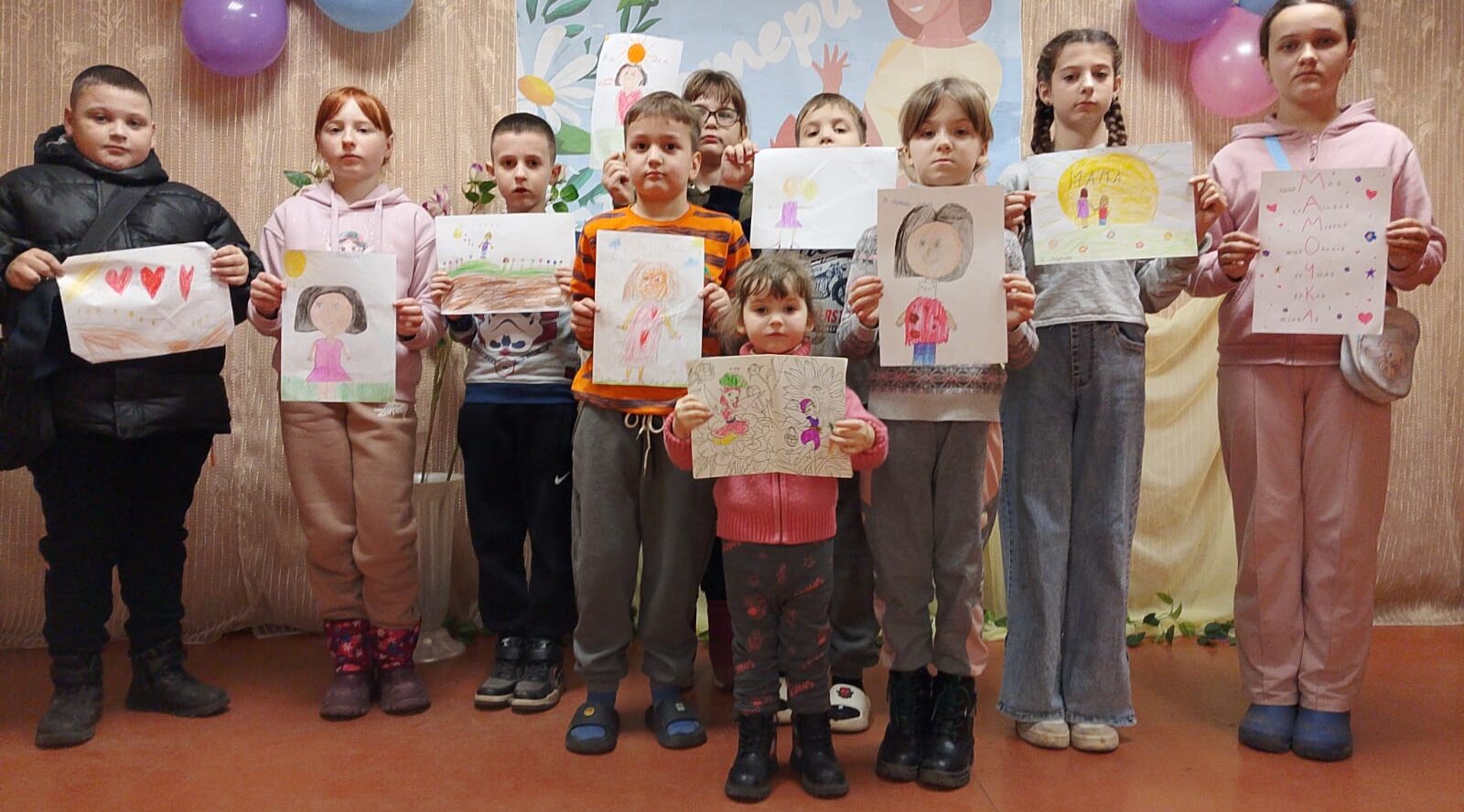 В Дроновском поселении тепло поздравили мам с праздником