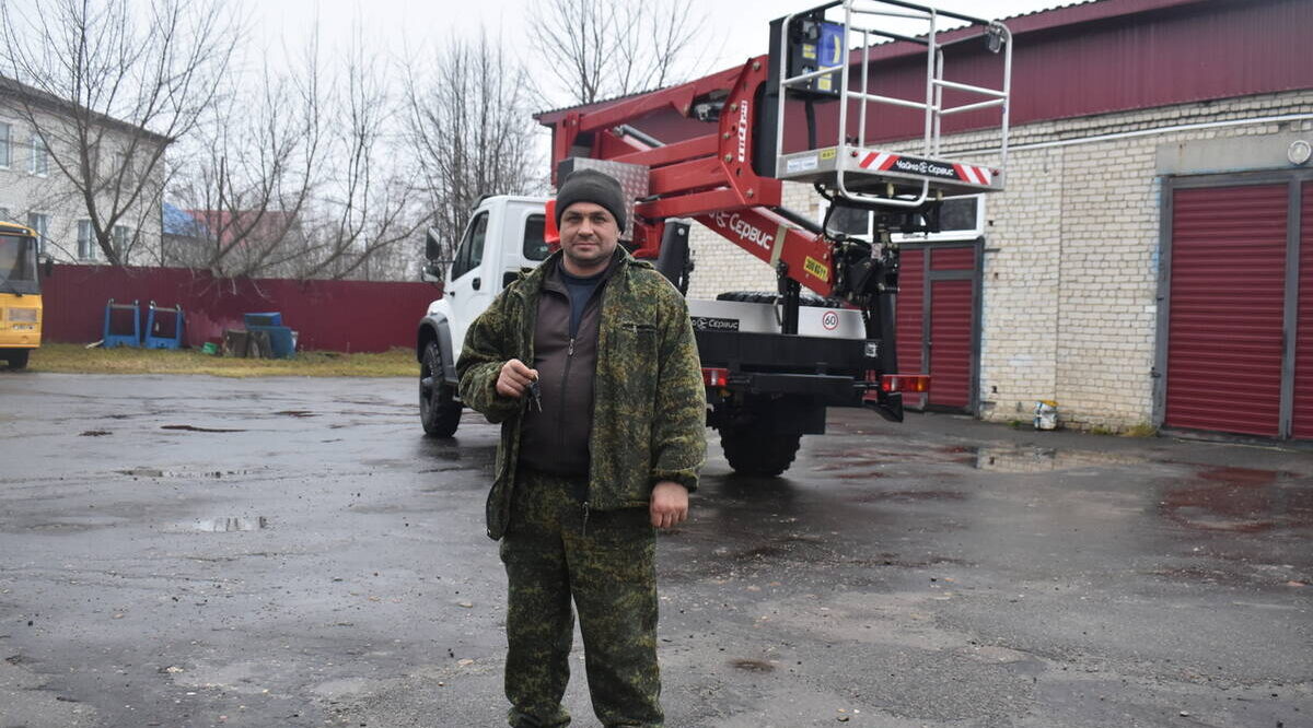 Клетня получила современный автогидроподъёмник для нужд ЖКХ