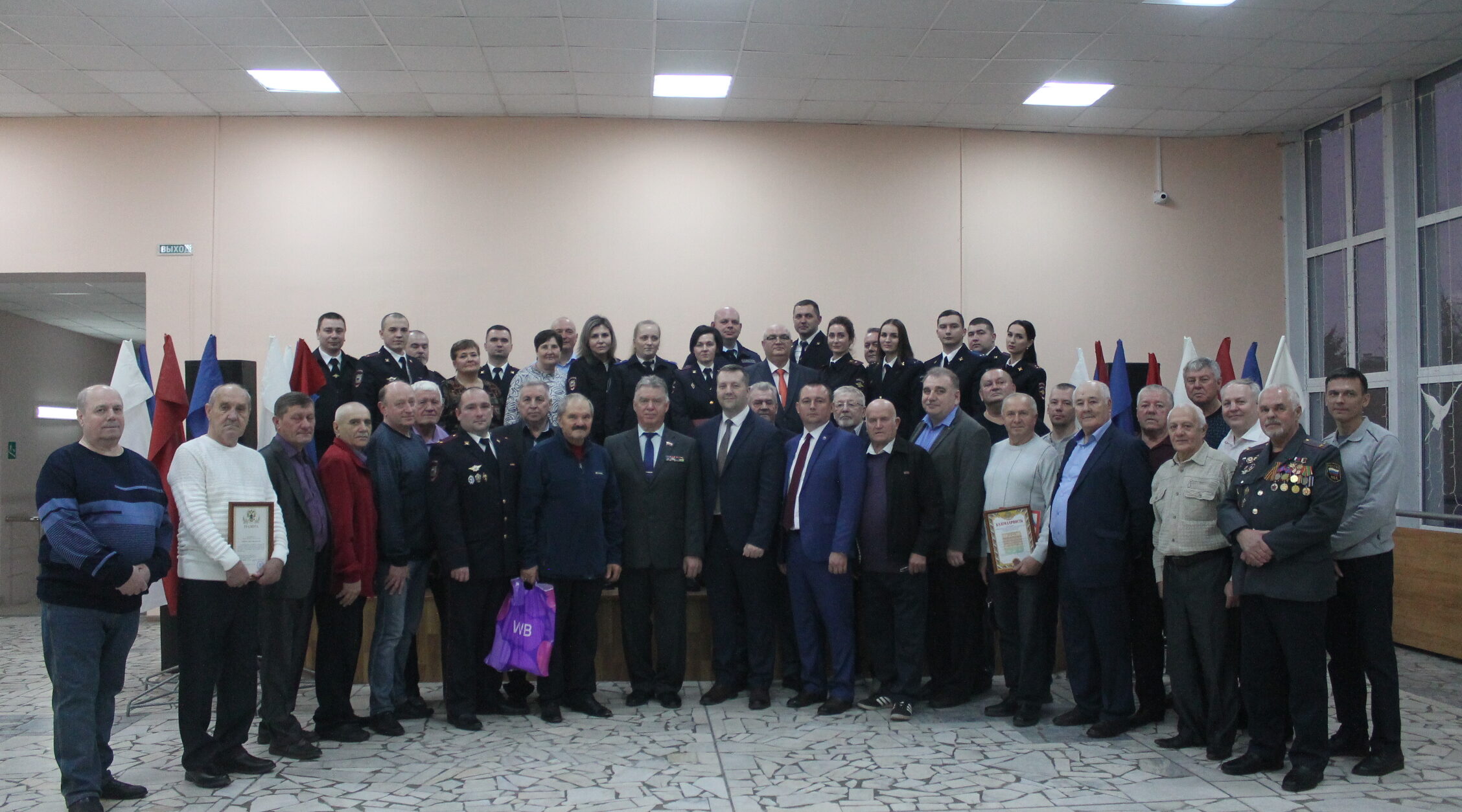 В Карачеве чествовали сотрудников органов внутренних дел