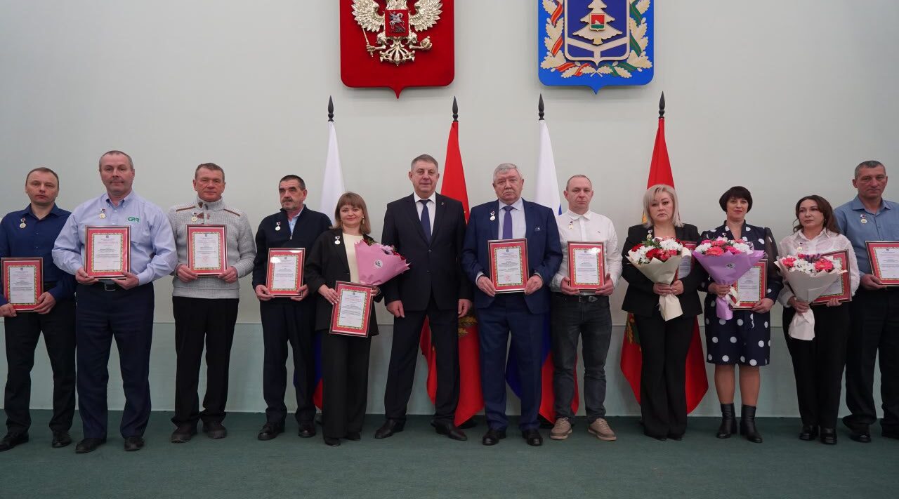 Александр Богомаз поблагодарил работников транспорта за достойную работу