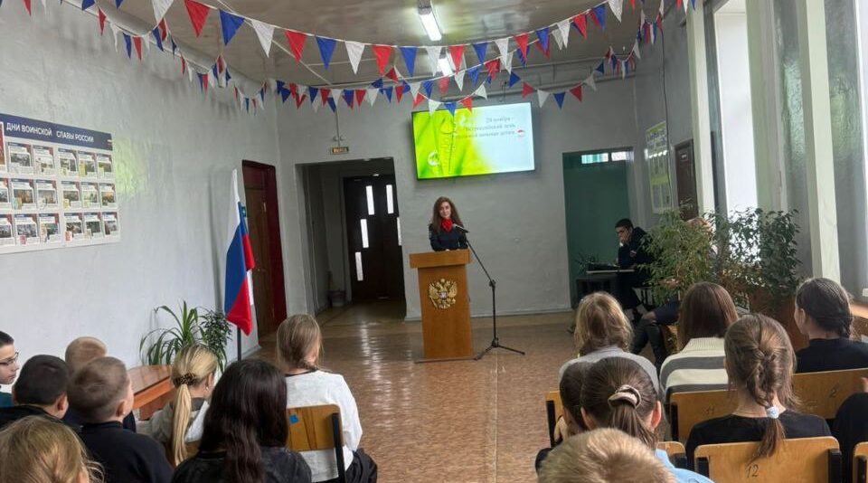 Сотрудники полиции провели уроки правовой грамотности для школьников Карачевского района