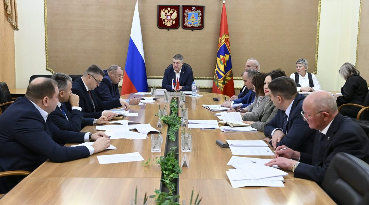 В Брянской области реализуется масштабная программа обеспечения жильём детей-сирот