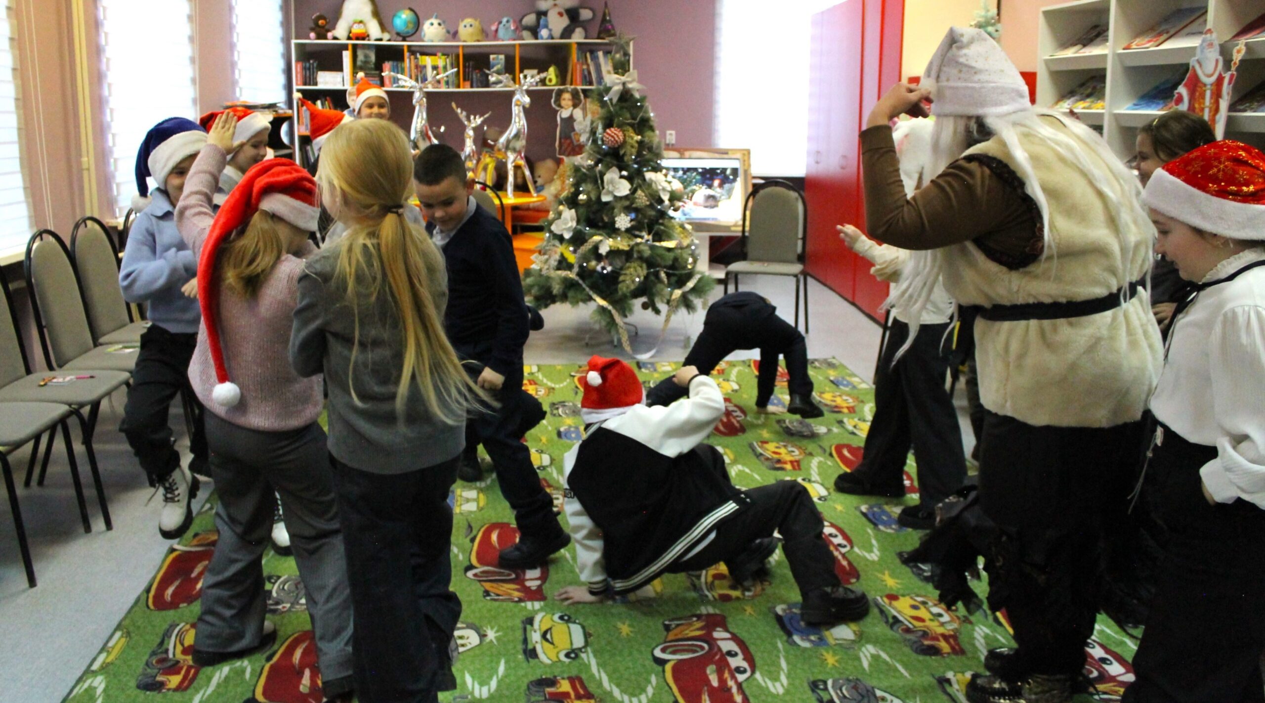 В Карачевской бблиотеке прошла игровая программа «Зимней сказочной порой»