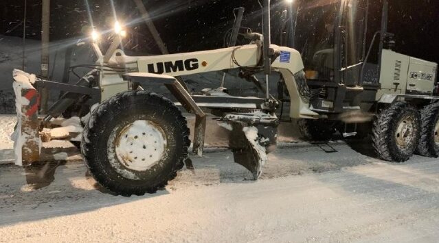 В Брянской области круглосуточно ведутся работы по очистке от снега