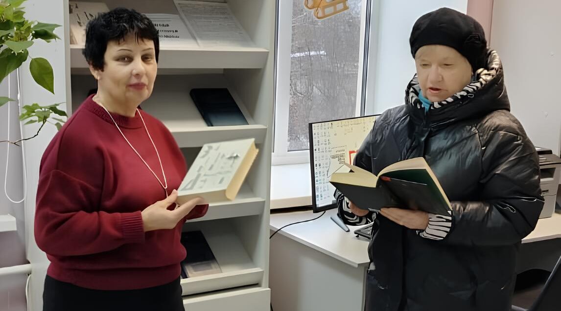 В карачевской  районной библиотеке проходит выставка к юбилеям писателей