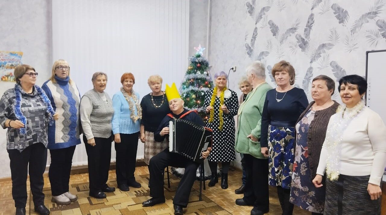 В районной библиотеке прошло новогоднее ассорти «Когда часы двенадцать бьют»