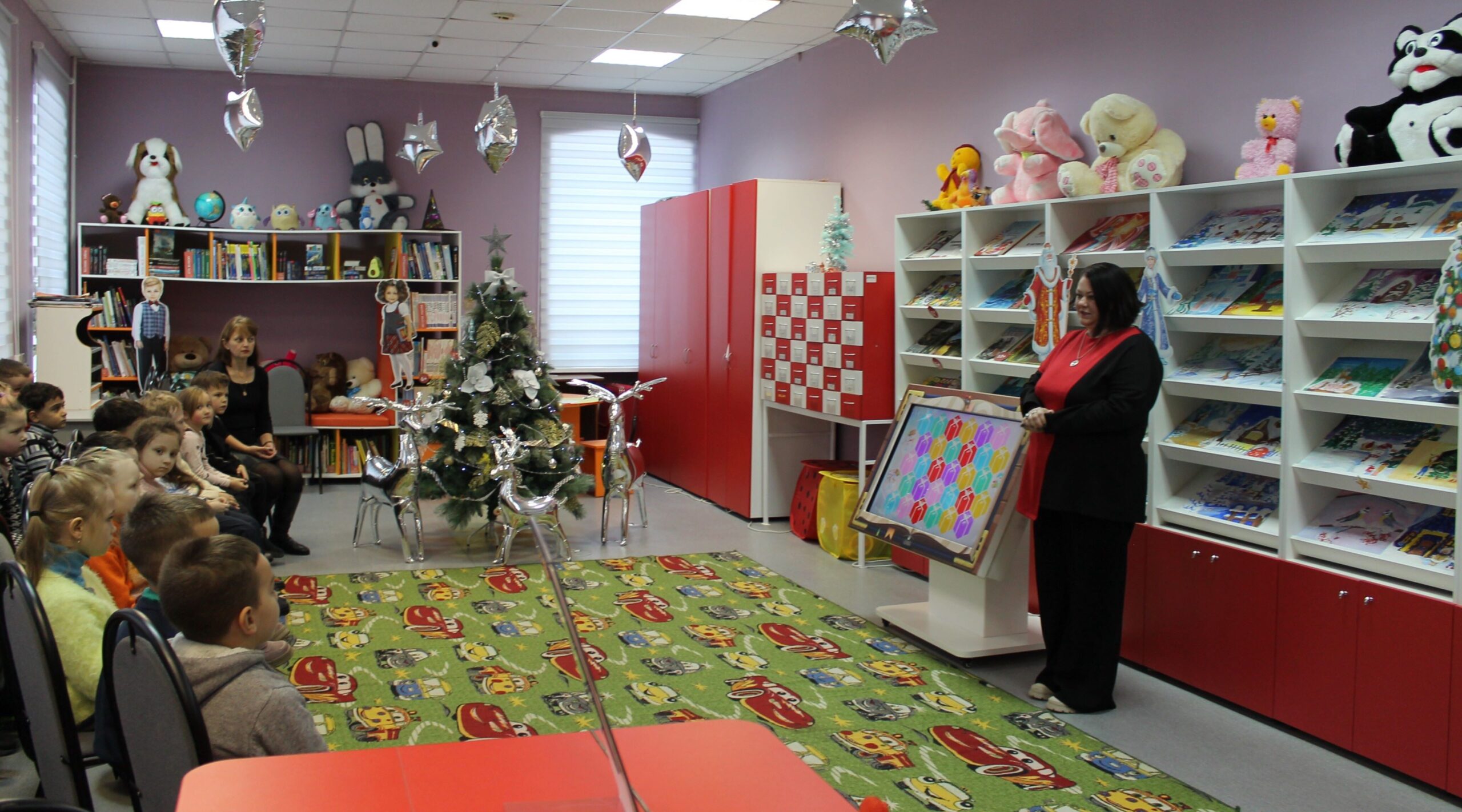 В районной библиотеке прошла новогодняя экскурсия для дошкольников