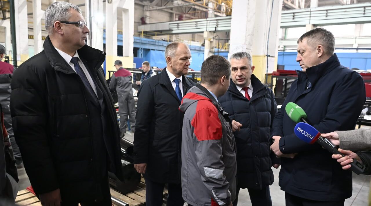 Губернатор Брянской области посетил с рабочим визитом «Брянсксельмаш»