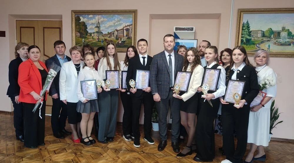 Лучшие ученики Карачевского района получили стипендии главы администрации муниципалитета