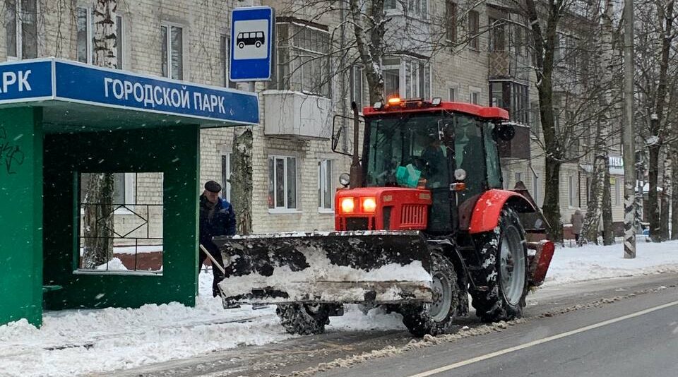 Карачевские коммунальщики ведут активную борьбу со стихией