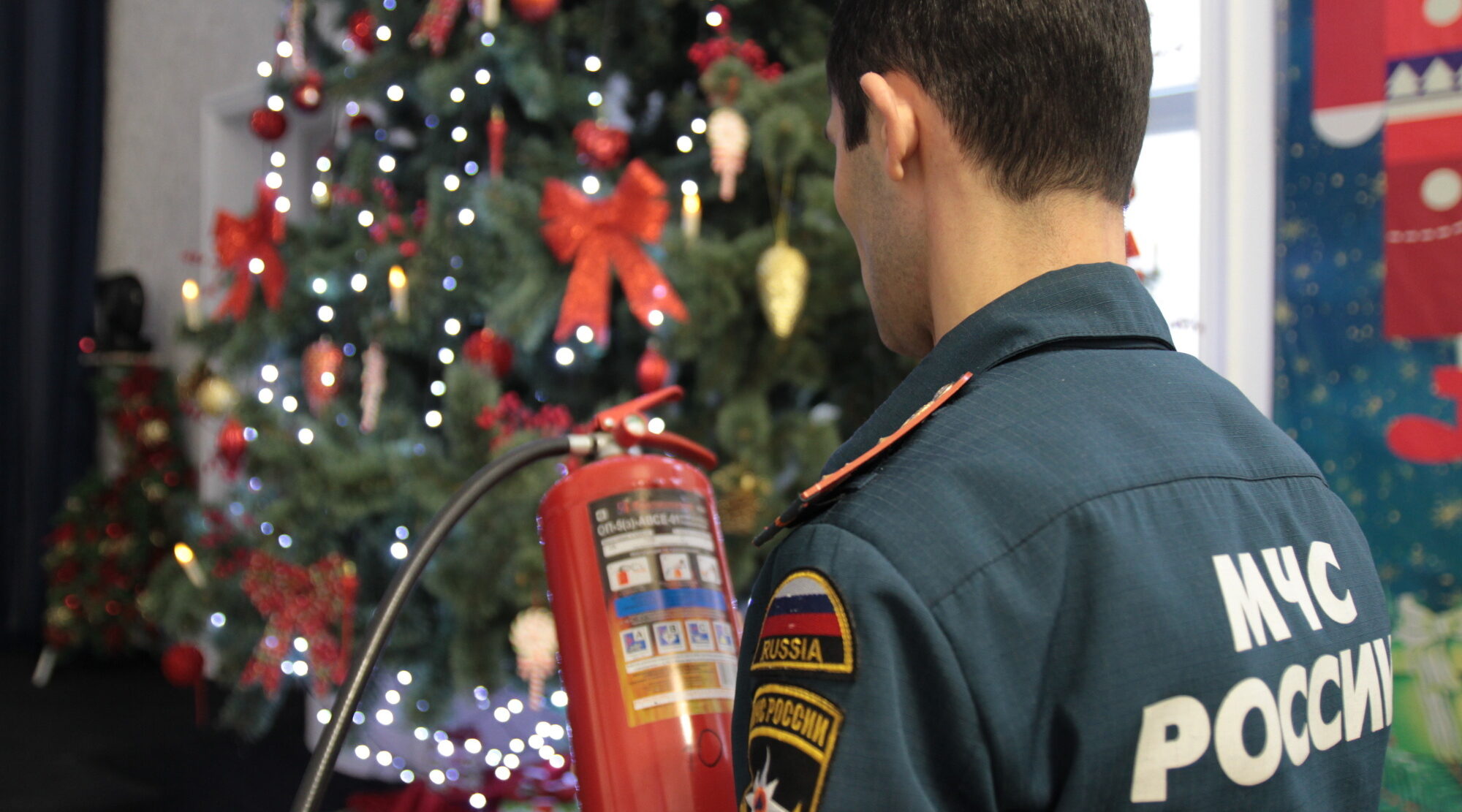 МЧС. Безопасное украшение елки!