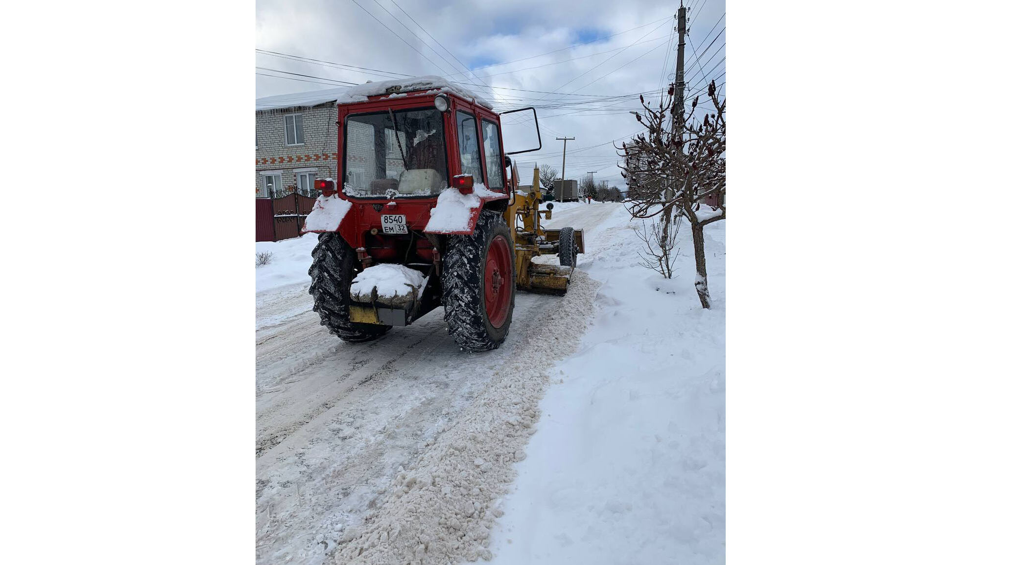 В Карачевском районе усилен режим работы уборочной техники из-за снегопада