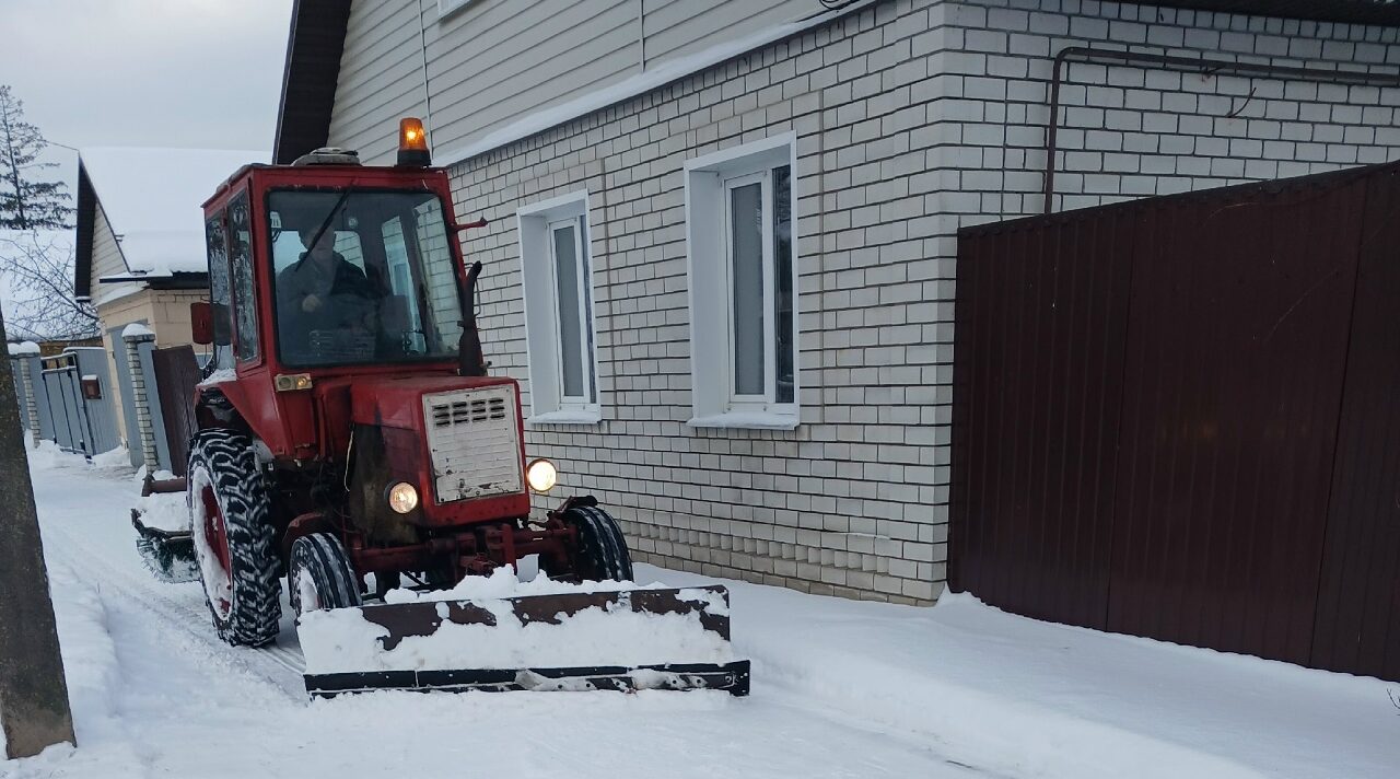 Глава Брянской области просит автомобилистов ограничить поездки из-за снегопада и гололёда
