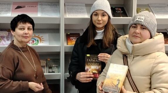 В карачевской библиотеке прошел обзор книжной выставки «Татьяны русской литературы»